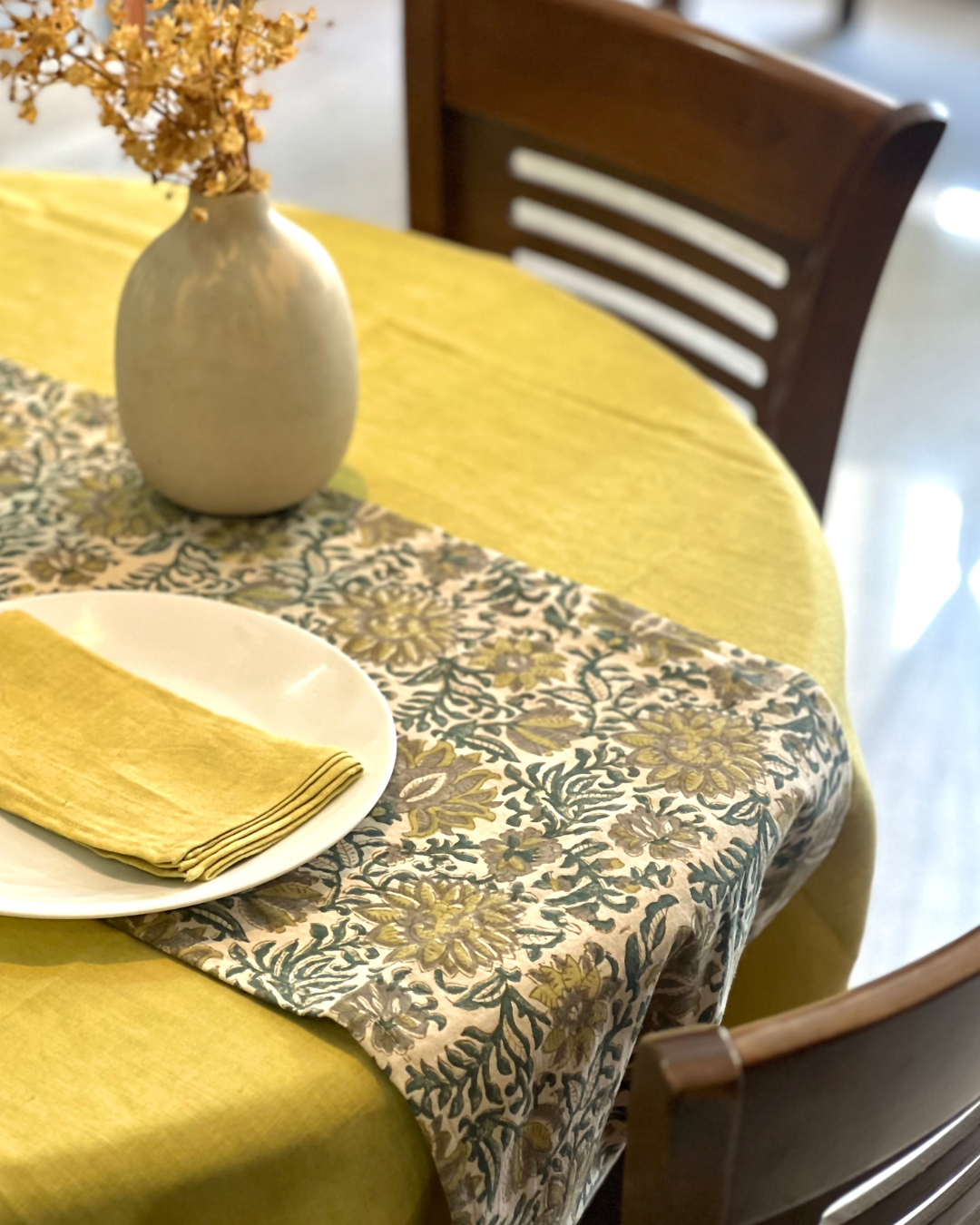 Lemon Yellow Linen Tablecloth | Handcrafted 6-Seater Dining Cover