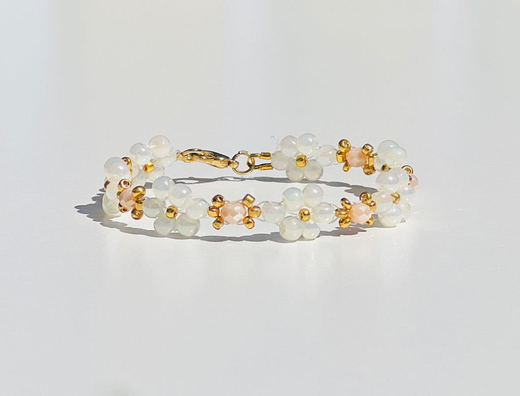 Pastellfarget Armbånd med Blomsterdesign