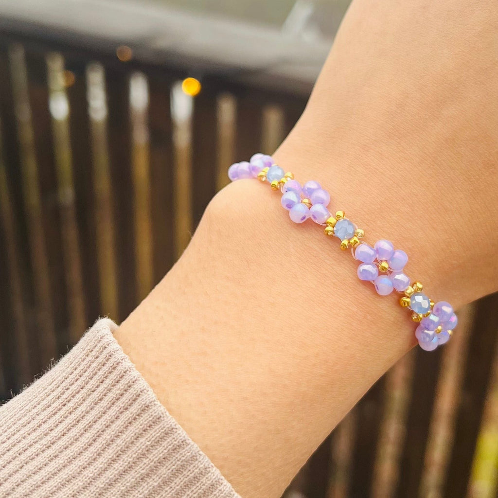 Pastellfarget Armbånd med Blomsterdesign