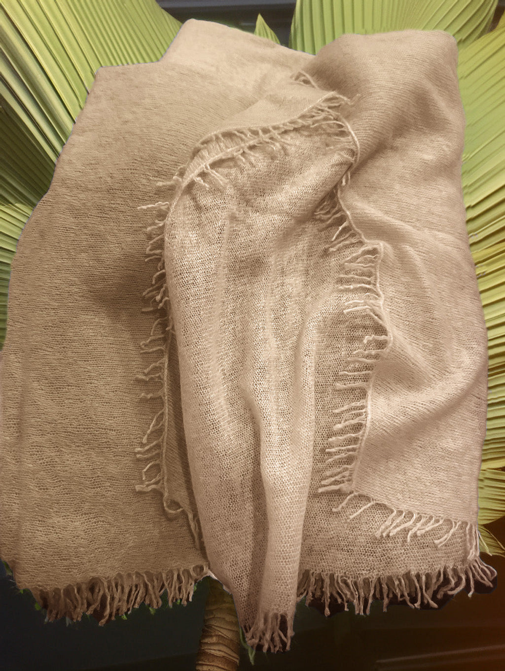 Cashmere scarf with fringes navy
