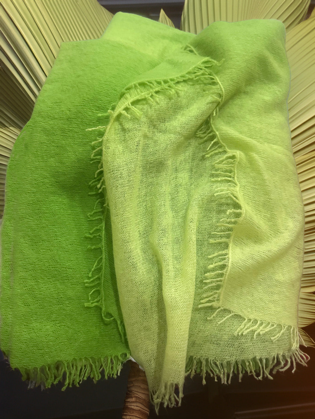 Cashmere scarf with fringes jeans blue
