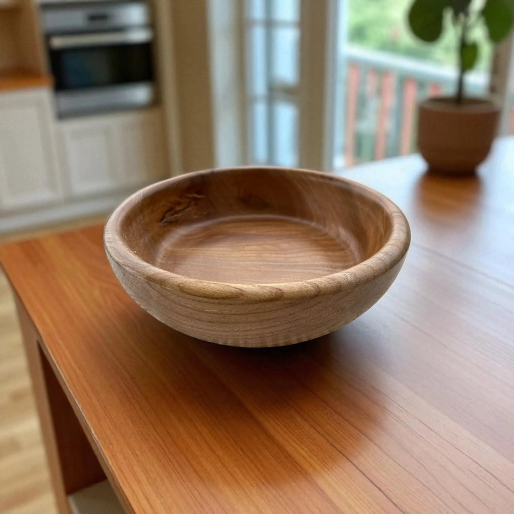 🪵 Hånddreid Bolle i Naturlig Tre – Ø 17 cm