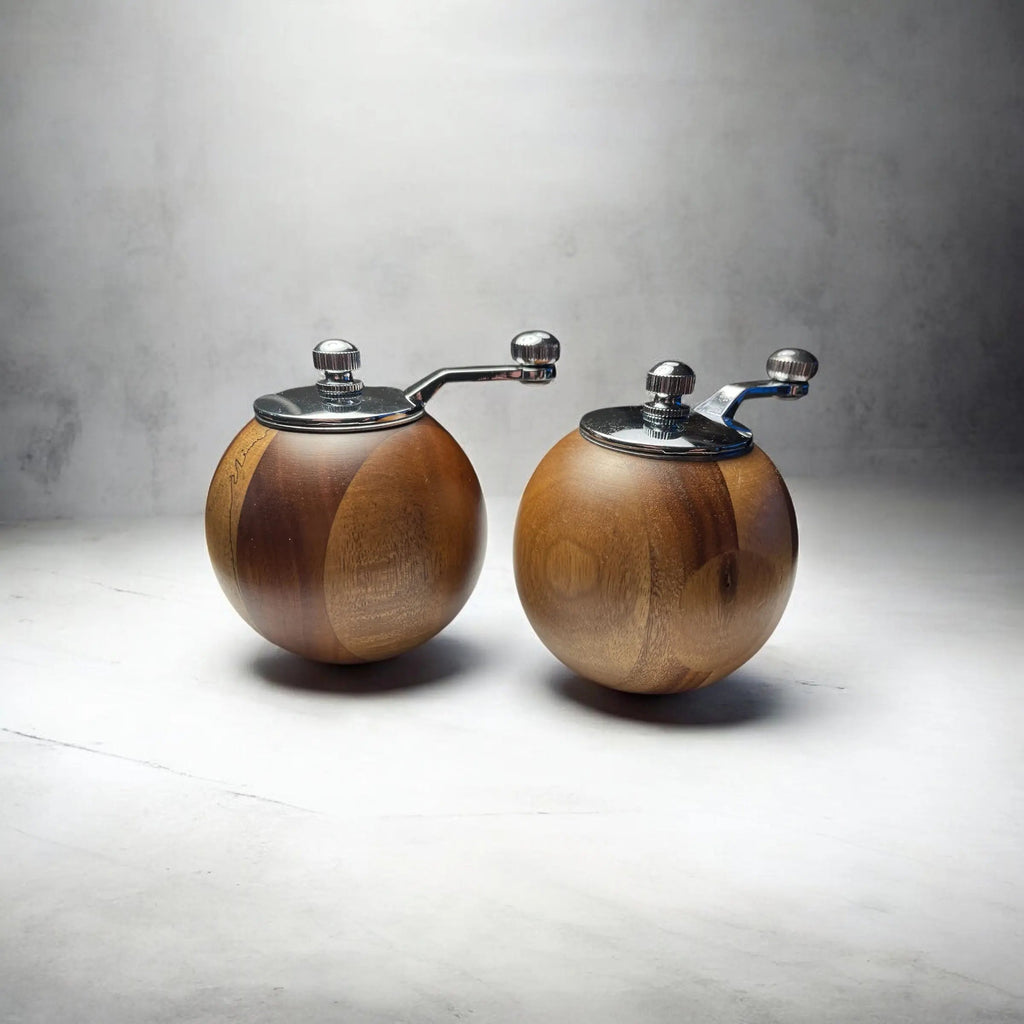 Rund pepperkvern i tre – Elegant krydderkvern med naturlig finish