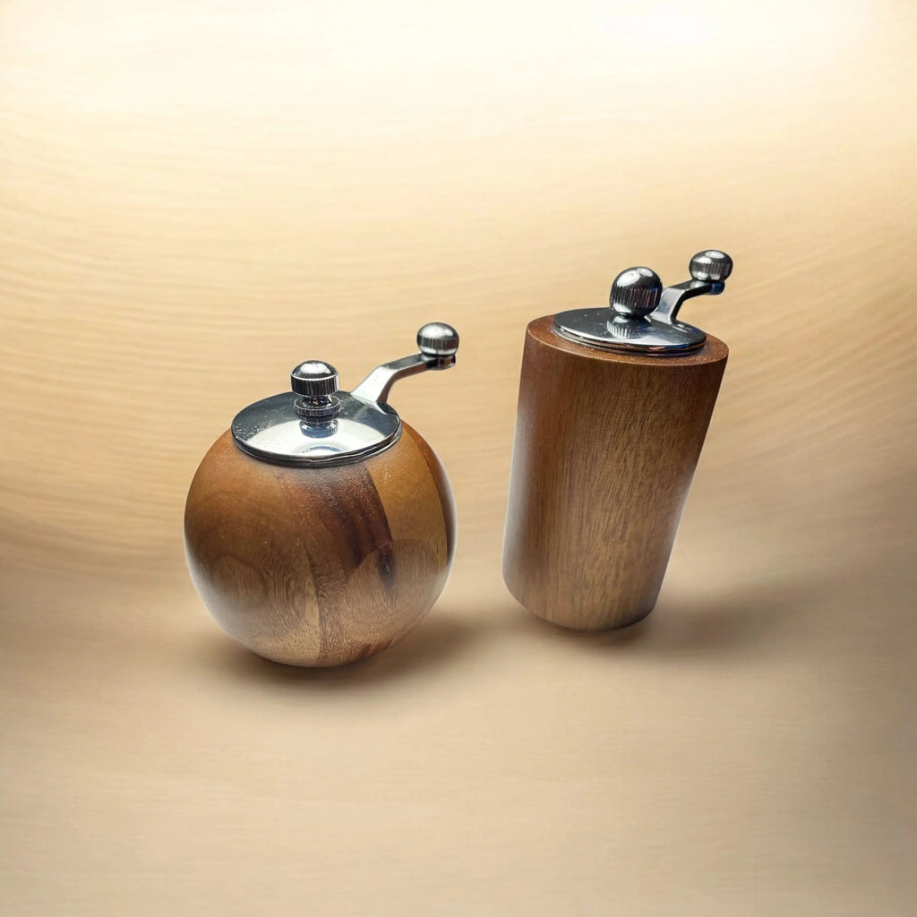 Rund pepperkvern i tre – Elegant krydderkvern med naturlig finish