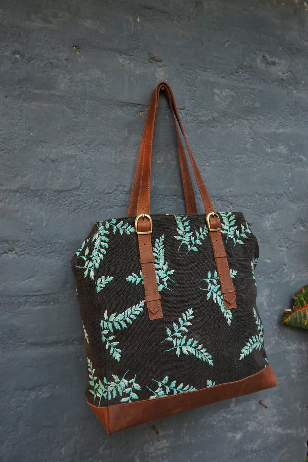 Kalaa Bass Tote | Handcrafted Jute Tote Bag | Sustainable Indian Artisan