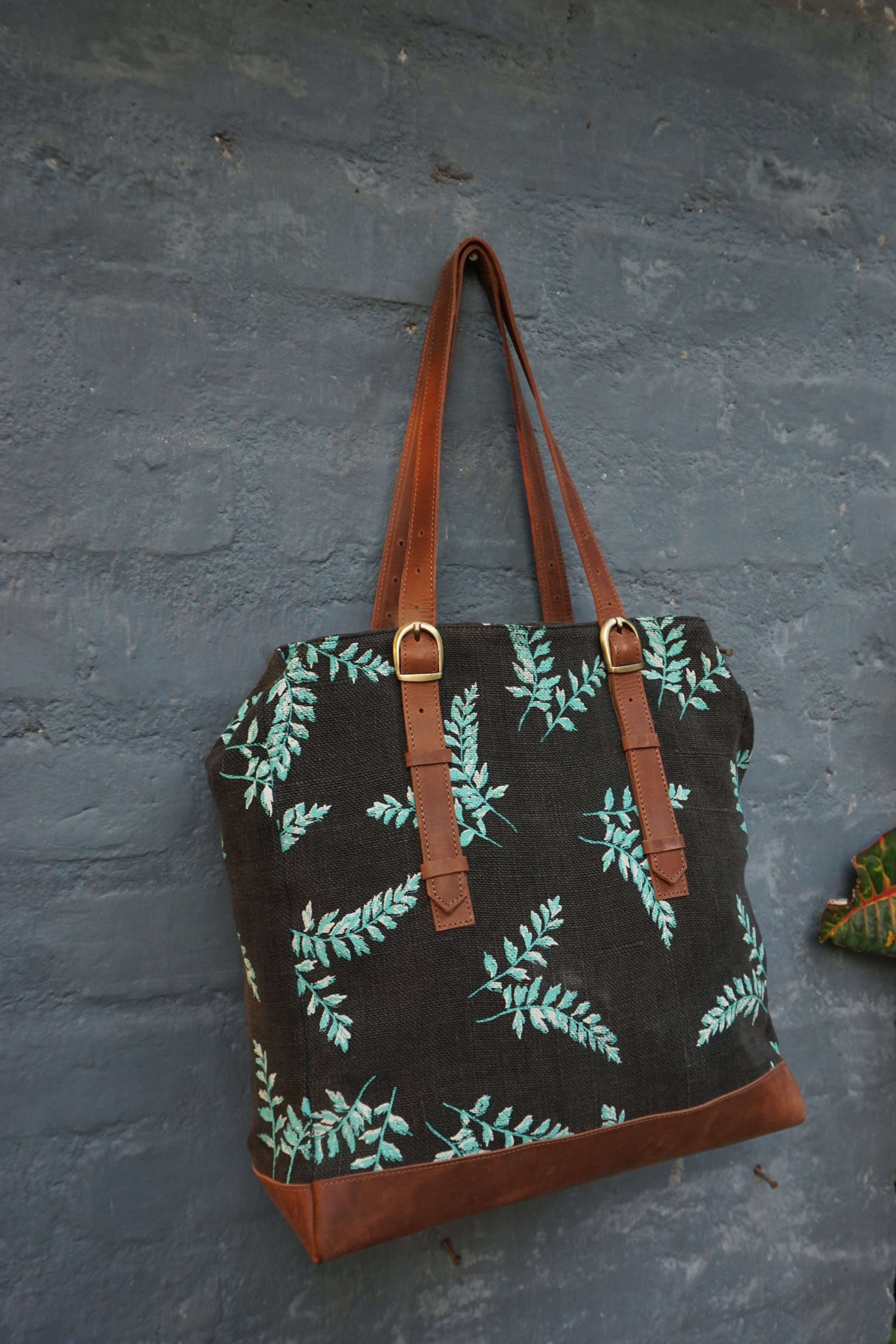 Kalaa Bass Tote | Handcrafted Jute Tote Bag | Sustainable Indian Artisan