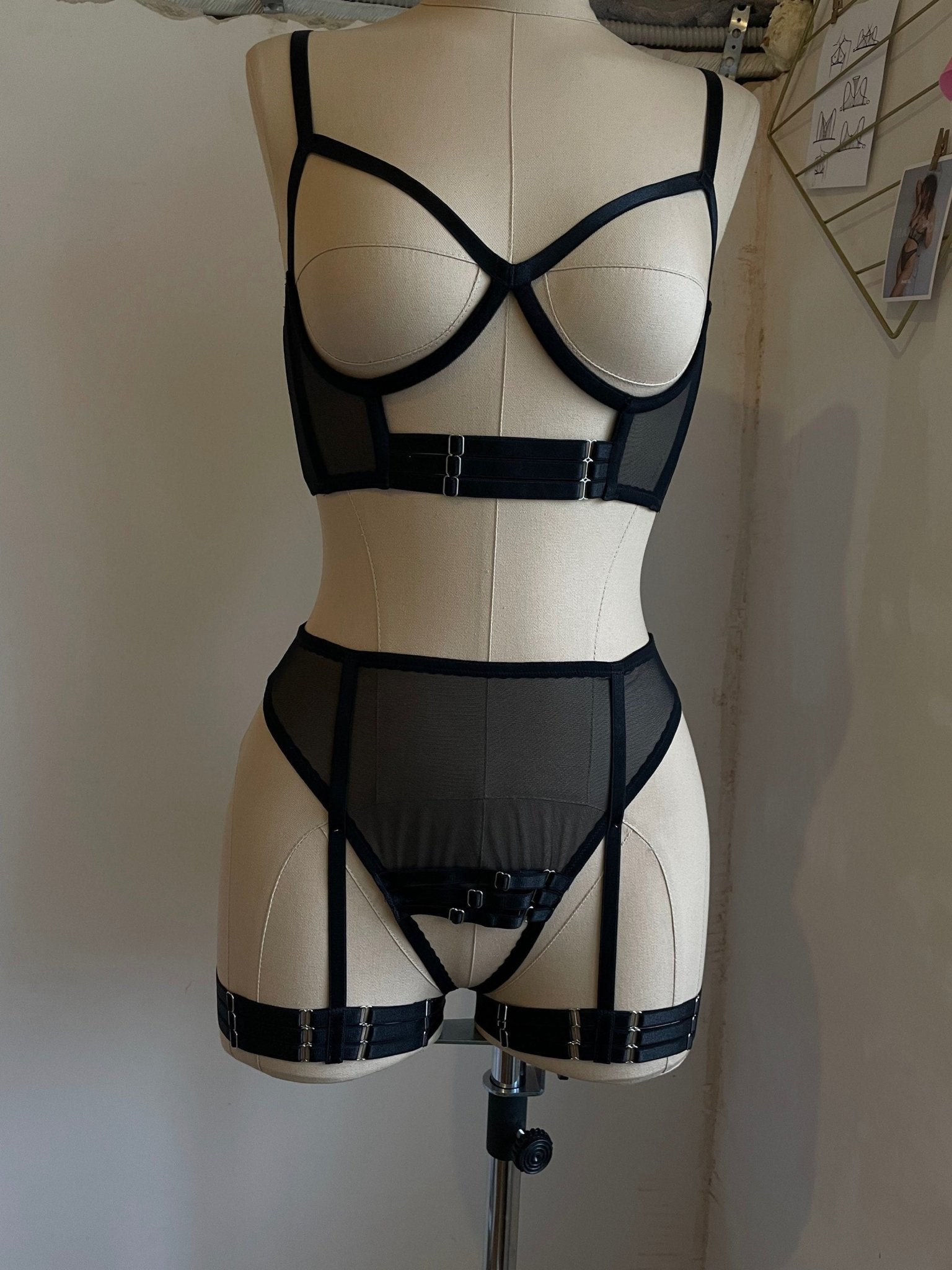 Black Adjustable Straps Set