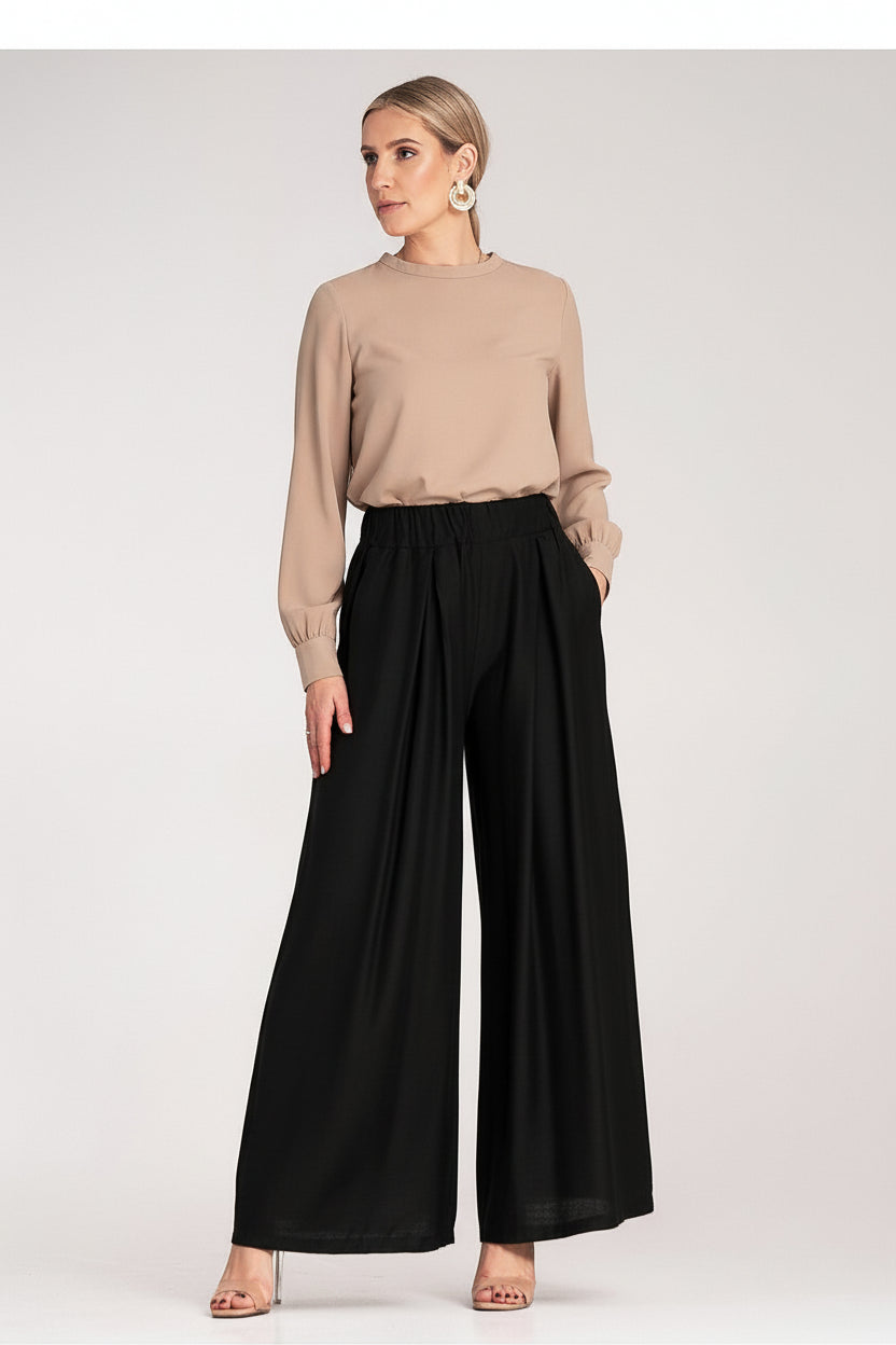 Loose, wide trousers with pleats Figl