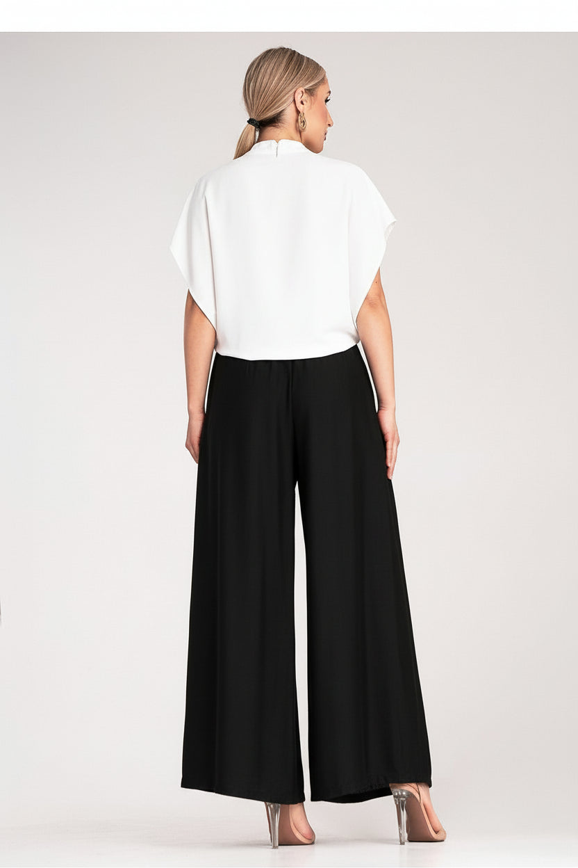 Loose, wide trousers with pleats Figl