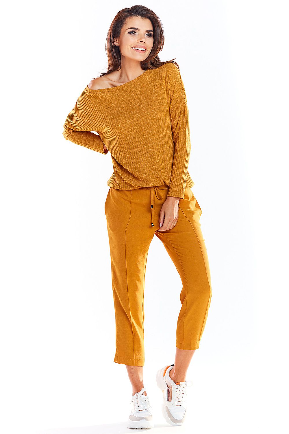 Jumper, Long sleeve sweater with classic cut - awama