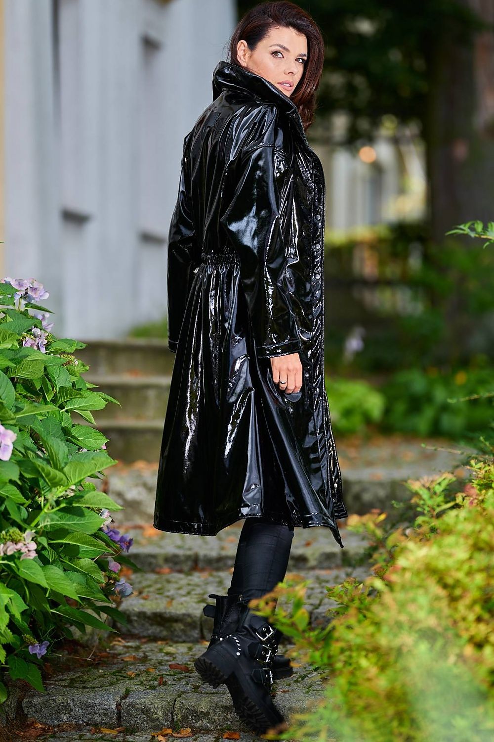 Black and Red Coat awama