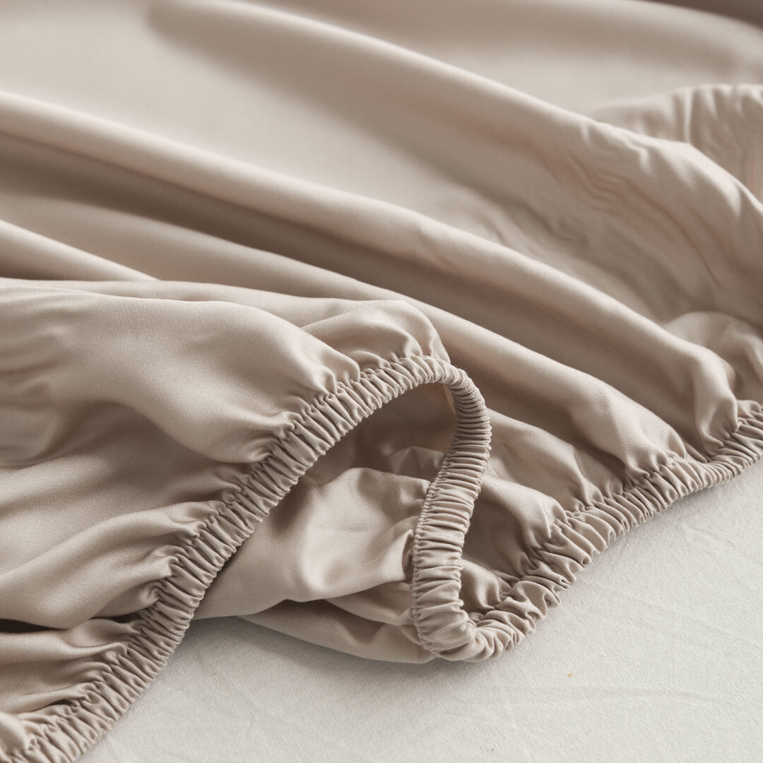 Bambus Laken – Premium – Varm Beige (Soft Taupe)
