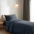 Bambus sengetøysett XL – Dynetrekk 140x220 cm – Mørkeblå