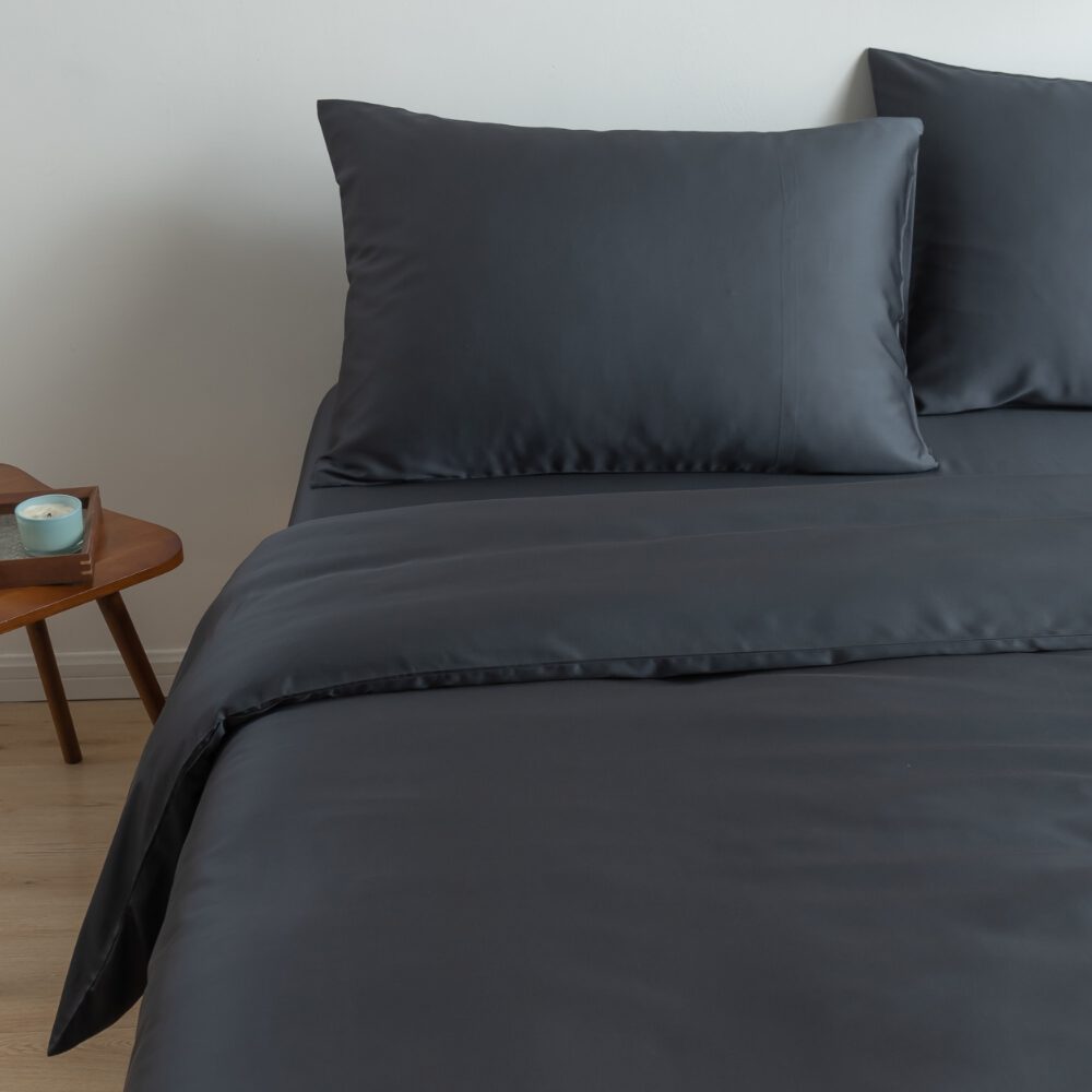 Bambus sengetøysett – Dynetrekk 140x220 cm – Dyp blå
